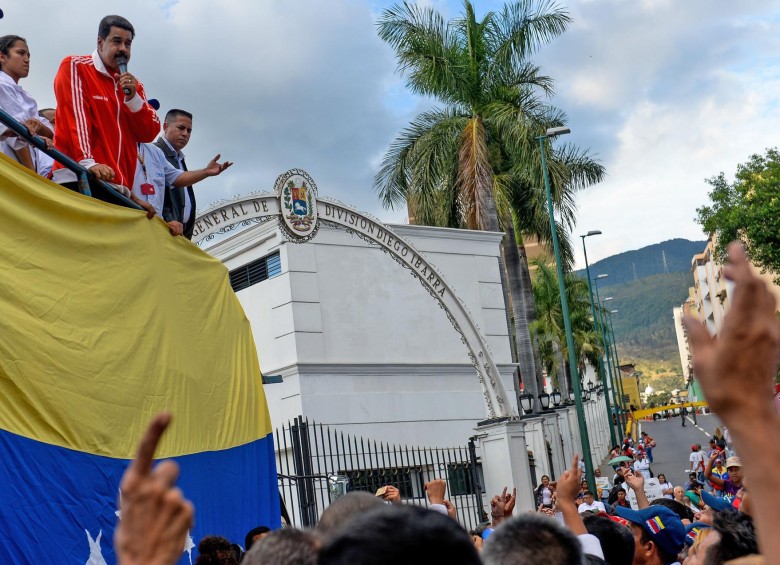 El presidente Nicolás Maduro dijo que le dará “todo el poder” al Parlamento Comunal. FOTO: AFP.