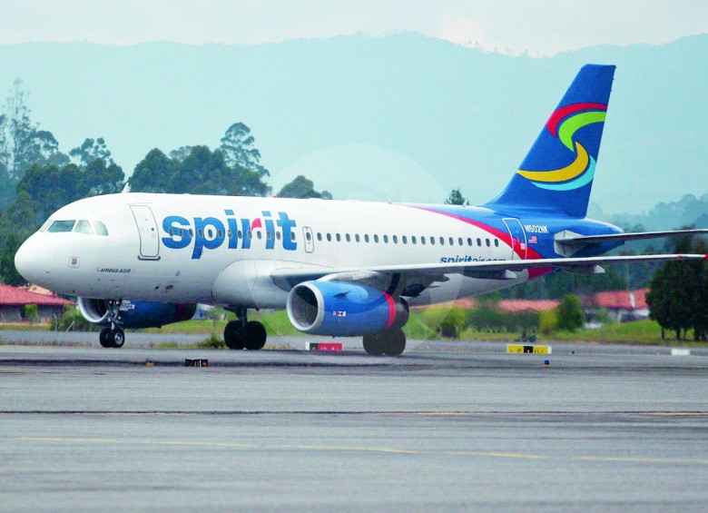 El vuelo 779 de Spirit Airlines aterrizó forzosamente después de que los pasajeros sintieran un fuerte olor. foTO Robinson sáenz
