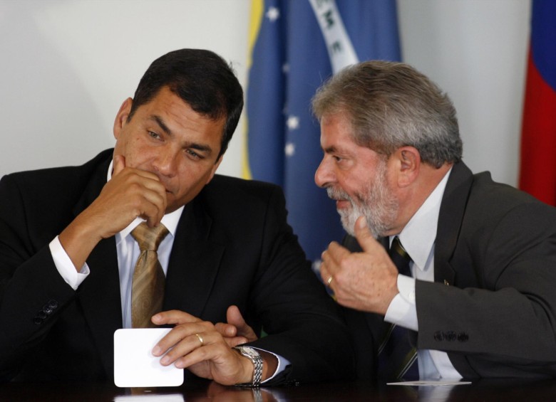 Imagen de archivo. Expresidente de Ecuador, Rafael Correa, junto al expresidente de Brasil, Lula da Silva. FOTO: REUTERS