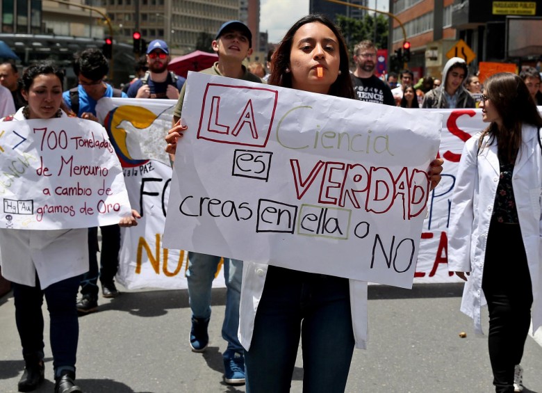 Colombia se une a la “Marcha por la Ciencia” contra recortes de Trump