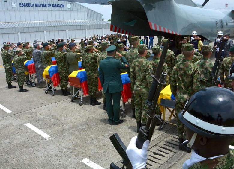 Según Medicina Legal a los 11 militares asesinados por las Farc en el Cauca, determinaron que fueron rodeados por los guerrilleros. FOTO COLPRENSA