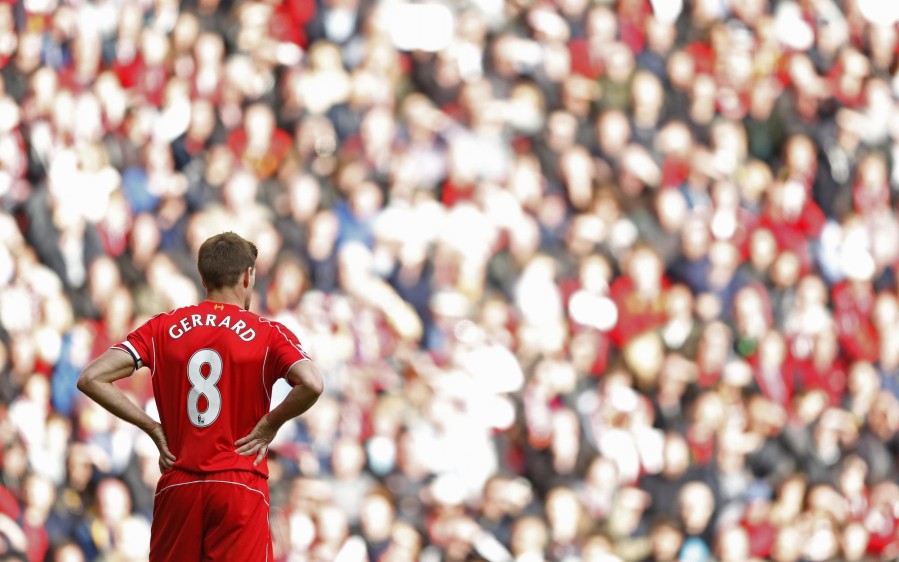 El duelo de este sábado ante el Crystal Palace (1-3) marcó el fin de una era para Gerrard y los hinchas de los “Reds”. FOTO REUTERS