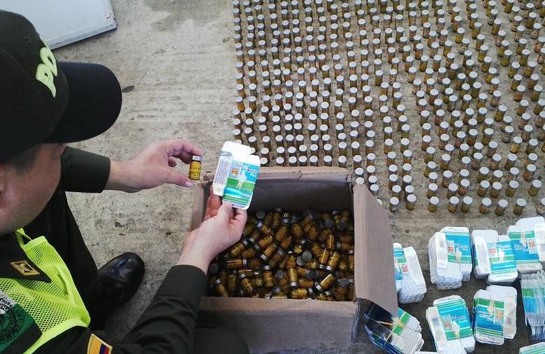 Policía Fiscal y Aduanera incauta medicamentos de contrabando por 45 millones de pesos. FOTO COLPRENSA