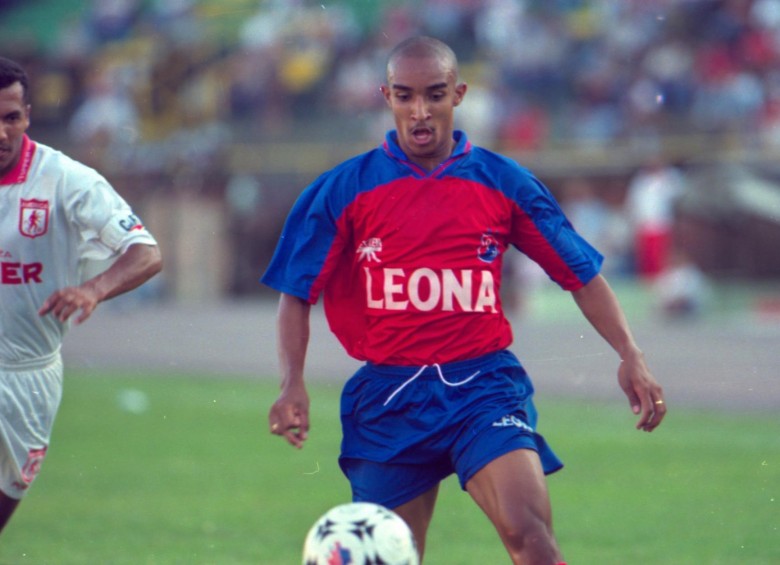 Roberto Carlos Cortés en su época de jugador con el Medellín. FOTO ARCHIVO EL COLOMBIANO