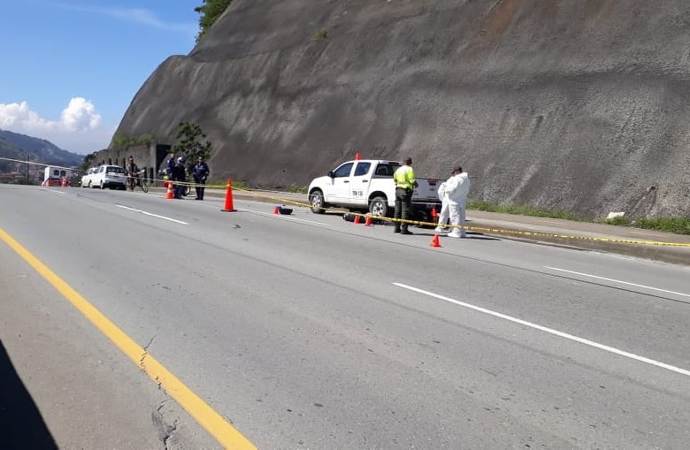 En el accidente murió un motociclista. FOTO CORTESÍA GUARDIANES DE ANTIOQUIA