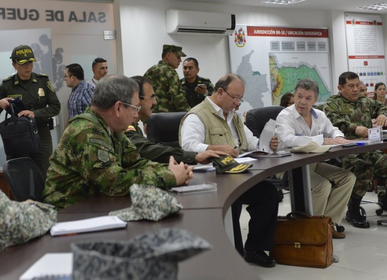 El presidente de la República, Juan Manuel Santos, ordenó este lunes que a los comandantes de las Fuerzas Militares que intensifiquen las acciones contra la guerrilla del Eln. FOTO ARCHIVO