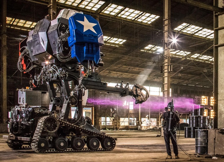 Eagle Prime, un robot de la empresa estadounidense MegaBots que pesa 12 toneladas, mide 4,8 metros de altura y tiene una capacidad de 430 caballos de potencia. FOTO: EFE/MegaBots