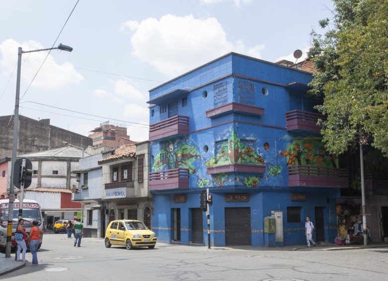 El segundo y tercer piso de esta edificación, ubicada en Palacé con la calle 56, fue uno de los locales intervenidos por la Policía y la Alcaldía. FOTO Edwin Bustamante