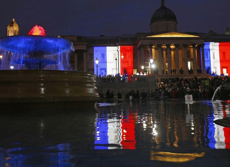 Multitudinaria marcha expresó con emoción el dolor de París