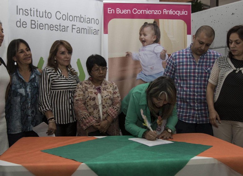 El pacto busca también posicionar la educación inicial y apoyar el desarrollo integral temprano de los niños en Antioquia. FOTO julio césar herrera