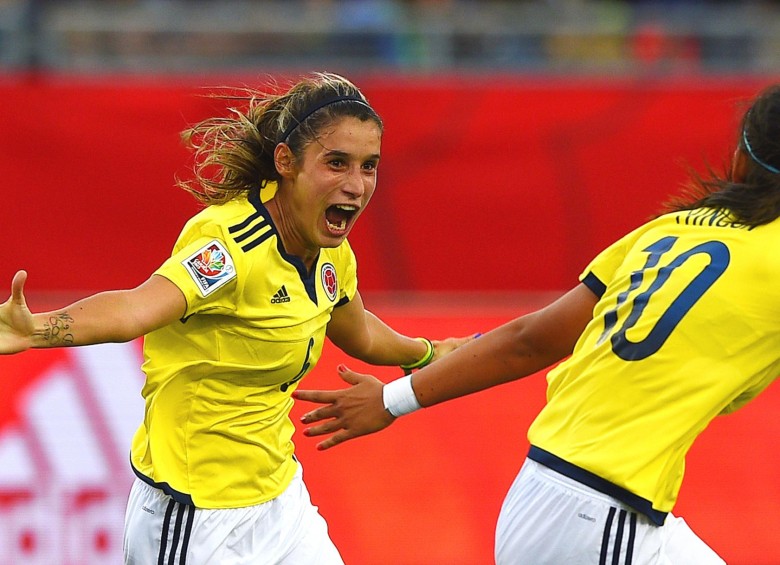 La jugadora antioqueña marcó el primer gol de Colombia en la historia de los mundiales de la categoría. FOTO AFP