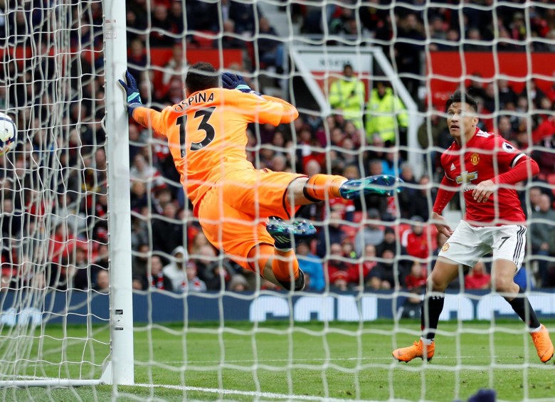 Por cuarta vez en la temporada, David Ospina fue titular en la Premier League. FOTO reuters