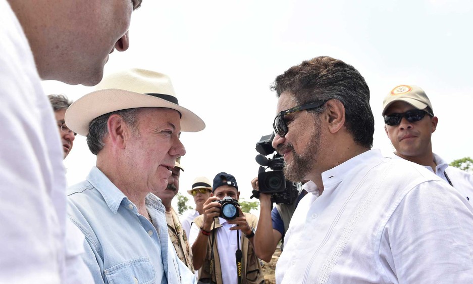 El presidente, Juan Manuel Santos, se reunió ayer con los líderes de las Farc en la zona transitoria de Putumayo. FOTO Presidencia