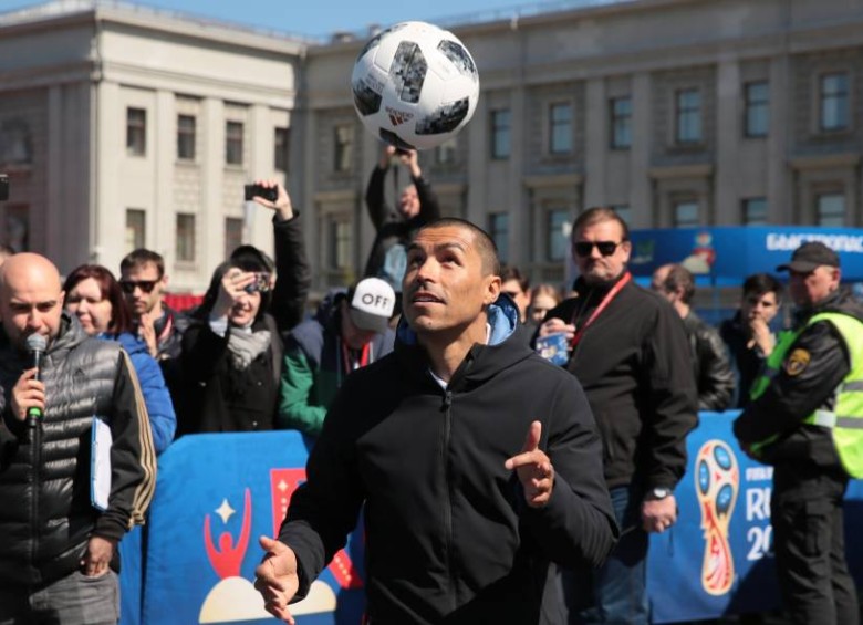 El exfutbolista colombiano hizo parte del espectáculo del Parque del Fútbol en Rusia. FOTO FIFA