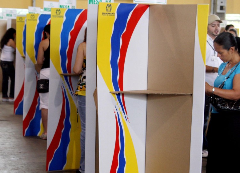 De acuerdo con el CNE, es obligatorio publicar la ficha técnica de las encuestas que miden el pulso para las presidenciales. Foto: Juan Antonio Sánchez
