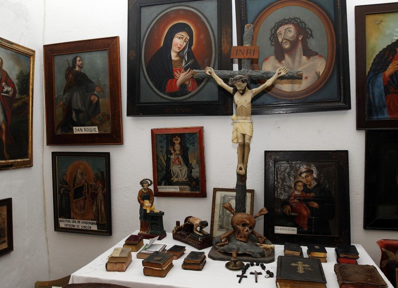 El Museo Casa de los Abuelos cuenta con más de cinco mil piezas y unas 50 mil fotografías. Hay elementos de poetas y otros personajes ilustres de la región. 