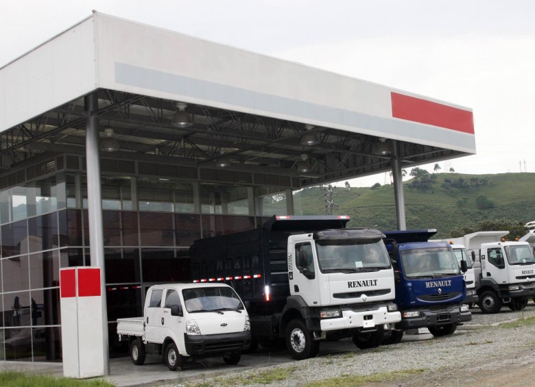 La exportación de camiones, automóviles y autopartes a Ecuador ha estado afectada negativamente por la salvaguardia cambiaria impuesta por ese país a los productos colombianos. FOTO archivo