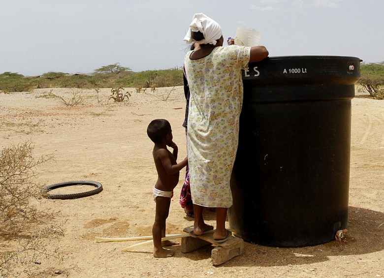 La falta de agua y alimentos son los problemás más críticos que enfrentan los niños guajiros. FOTO: DONALDO ZULUAGA