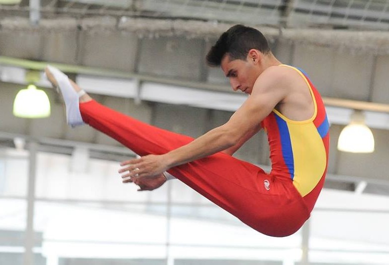 Ángel Hernández tiene como meta asistir a los Juegos Olímpicos de Río de Janeiro-2016. FOTO cortesía fedegimnasia