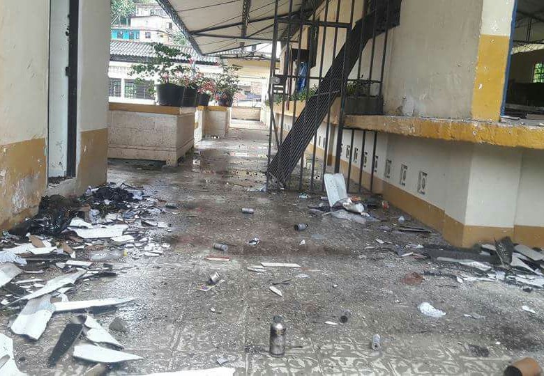 Imagen de la destrucción del colegio en la tarde del martes FOTO: Cortesía