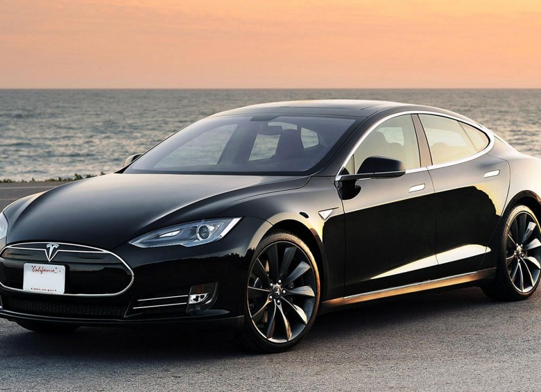 La firma Tesla se ha convertido en jalonadora de autos eléctricos de alto rendimiento. FOTO cortesía