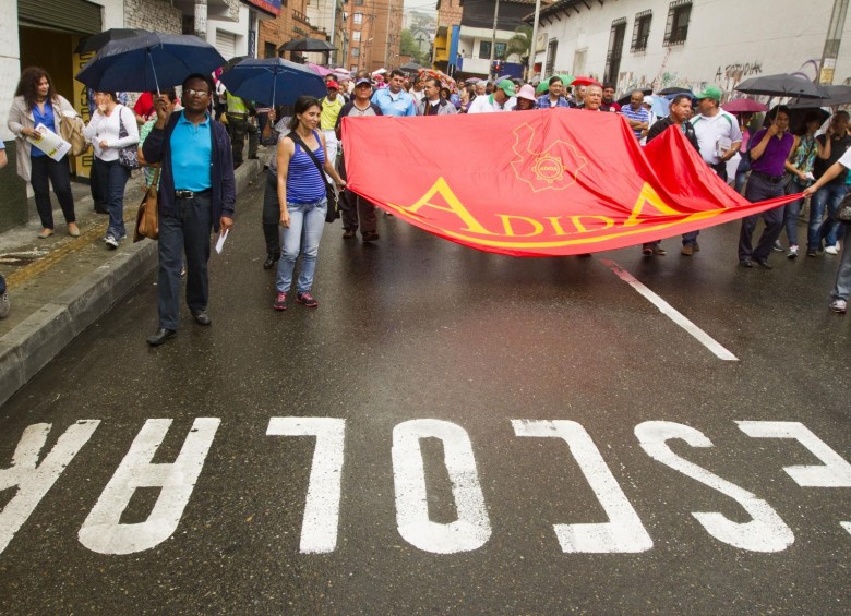 Los maestros en Antioquia realizarán una manifestación este miércoles a las 9 de la mañana en inmediaciones del centro administrativo La Alpujarra. FOTO ARCHIVO