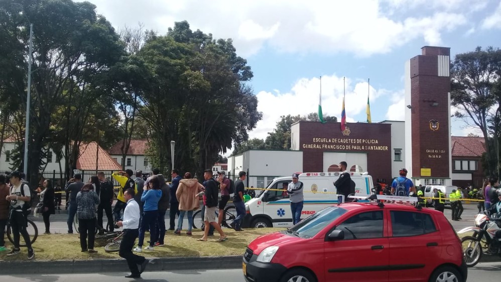 En la mañana de este jueves se escuchó una explosión en el interior de la Escuela General Santander de la Policía en el sur de Bogotá. FOTO COLPRENSA