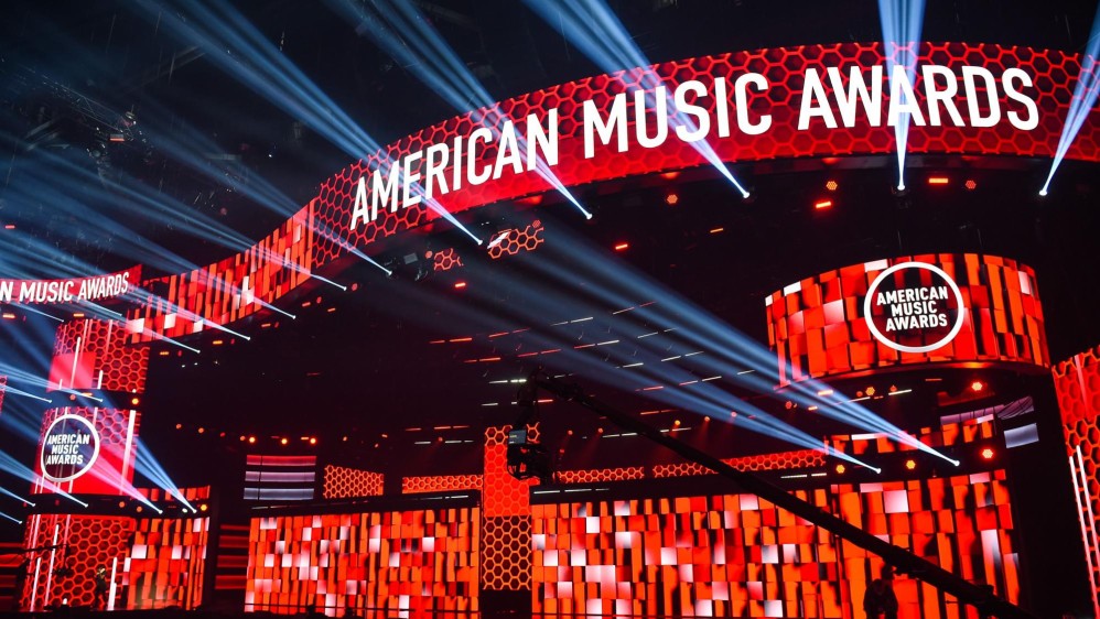 Una mirada al escenario de los American Music Awards este año. FOTO AFP