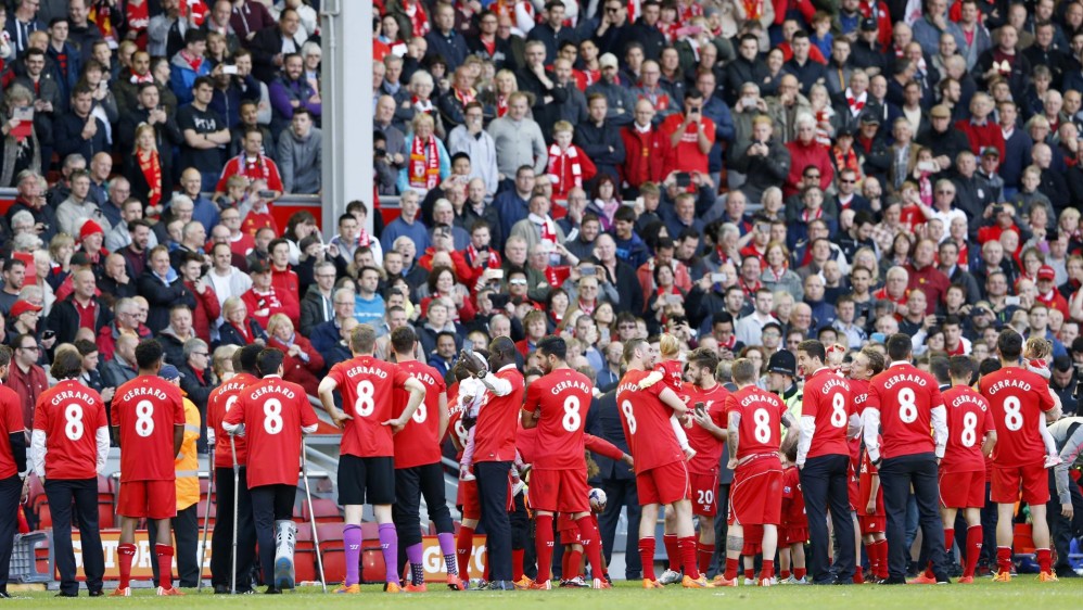 Nadie en Liverpool podrá llevar la #8 con la categoría que la vistió Steven Gerrard. FOTO REUTERS