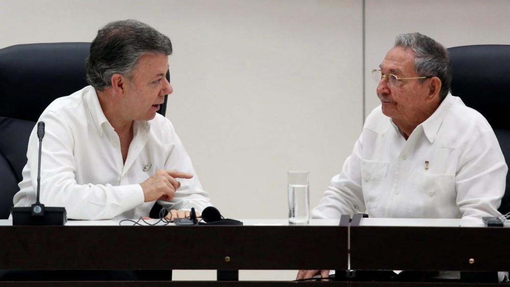 Luego de la lectura de los acuerdos y la firma, intervinieron con sus declaraciones Raúl Castro, Ban Ki-moon, alias “Timochenko” y finalmente Juan Manuel Santos. FOTO Reuters 