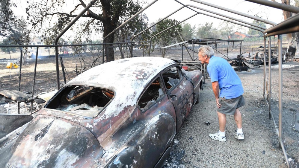 Esos incendios se han ido extendiendo a lo largo de las horas, provocando nuevos focos, y llevaron al gobernador del estado, Jerry Brown, a declarar el estado de emergencia. FOTO AFP