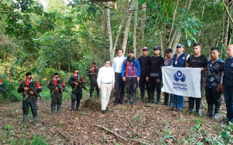 Los seis uniformados habían sido retenidos por la guerrilla en retenes ilegales. FOTO: CORTESÍA DEFENSORÍA DEL PUEBLO