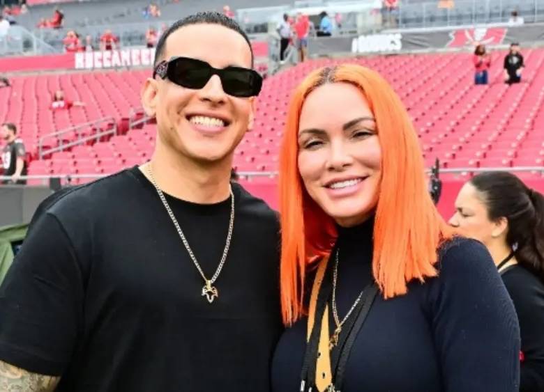 Daddy Yankee en representación del abogado Carlos Díaz Olivo habría interpuesto una demanda a su esposa Mireddys González. FOTO: AFP