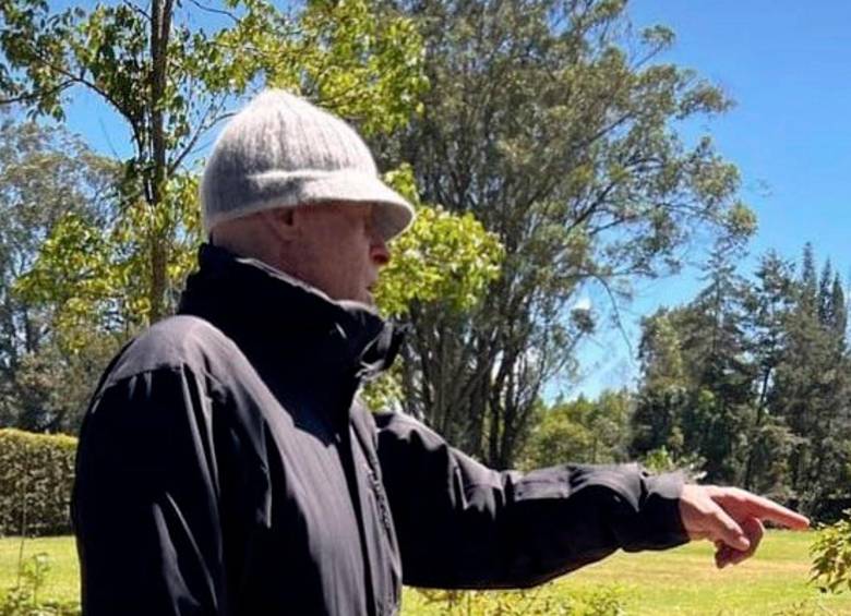 Primeras imágenes del técnico Pedro Sarmiento en su casa, las cuales compartió su hija en sus redes sociales. FOTO CORTESÍA