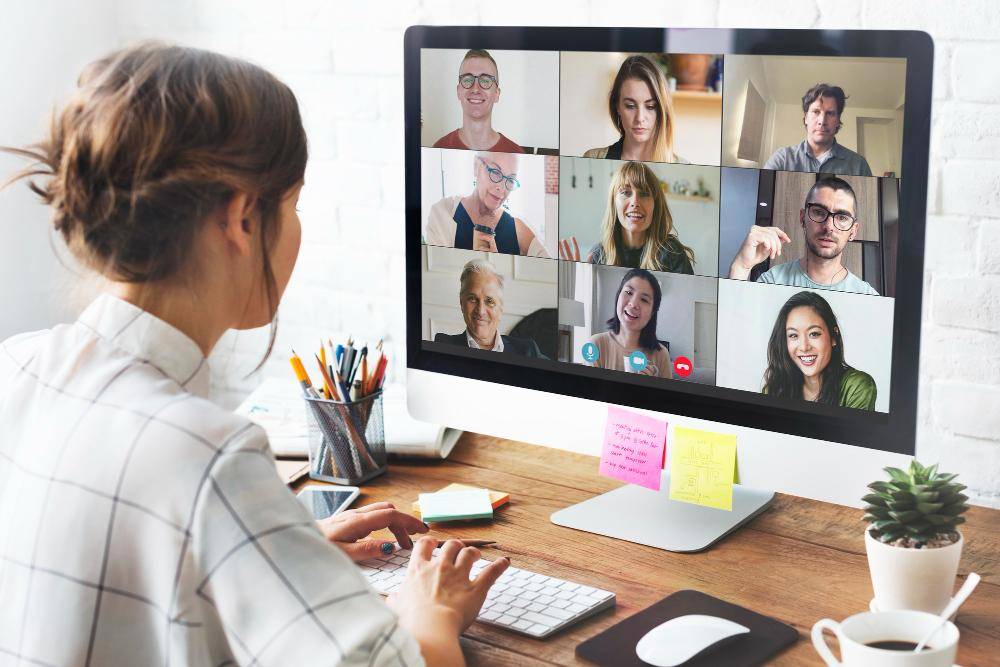 El Consejo de Estado consideró válidos los acuerdos entre empleadores y trabajadores sobre pagos de conectividad y uso de equipos personales en modalidades de teletrabajo. FOTO: Magnific.