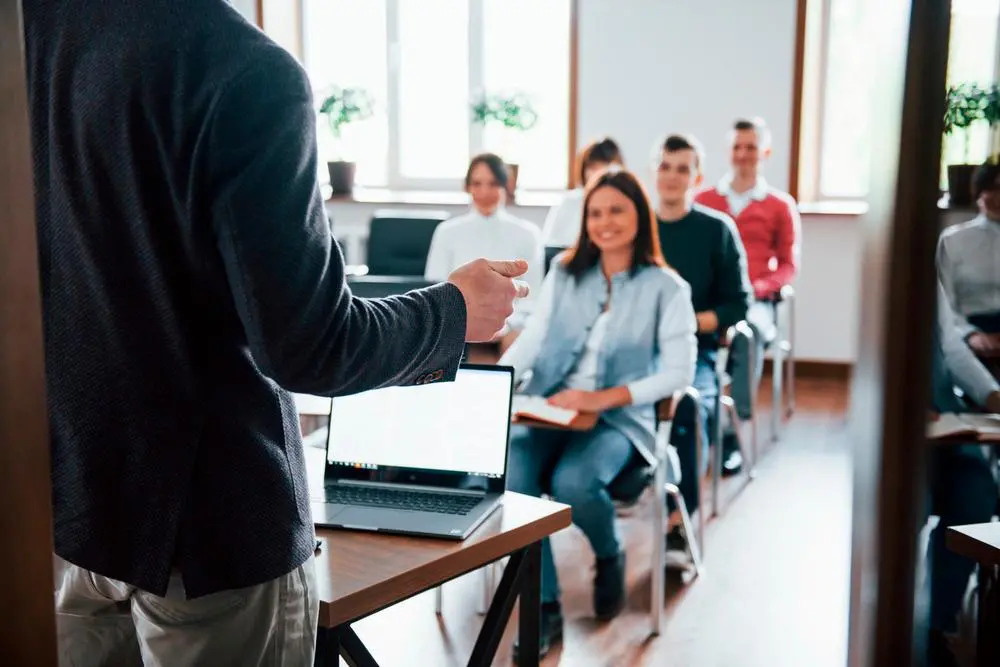 La duración de estas capacitaciones va de 8 a 80 horas y u objetivo es brindar formación accesible y estratégica. FOTO: Cortesía
