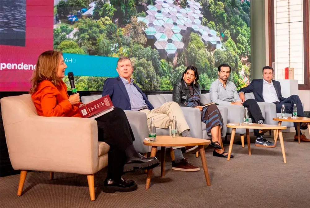 Luz María Sierra conversa con Juan Luis Mejía, María del Rosario, Carlos Correa - “Caloncho” e Iván Mauricio Pérez acerca del presente y futuro de Medellín.