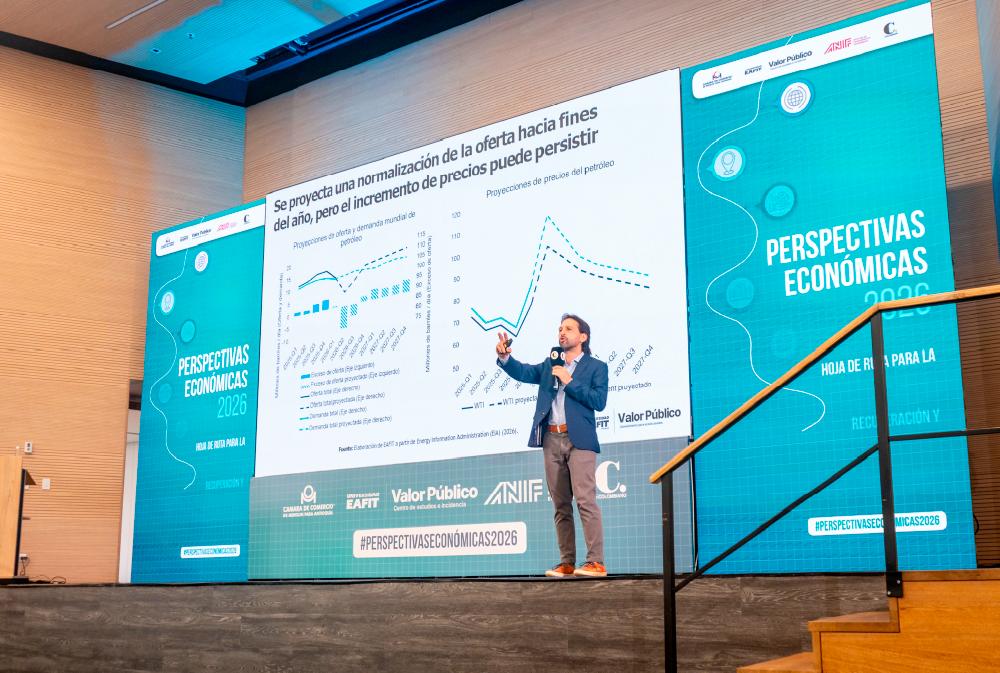 Presentación del informe de coyuntura nacional por César Tamayo, decano de la Escuela de Finanzas, Economía y Gobierno de la Universidad Eafit.