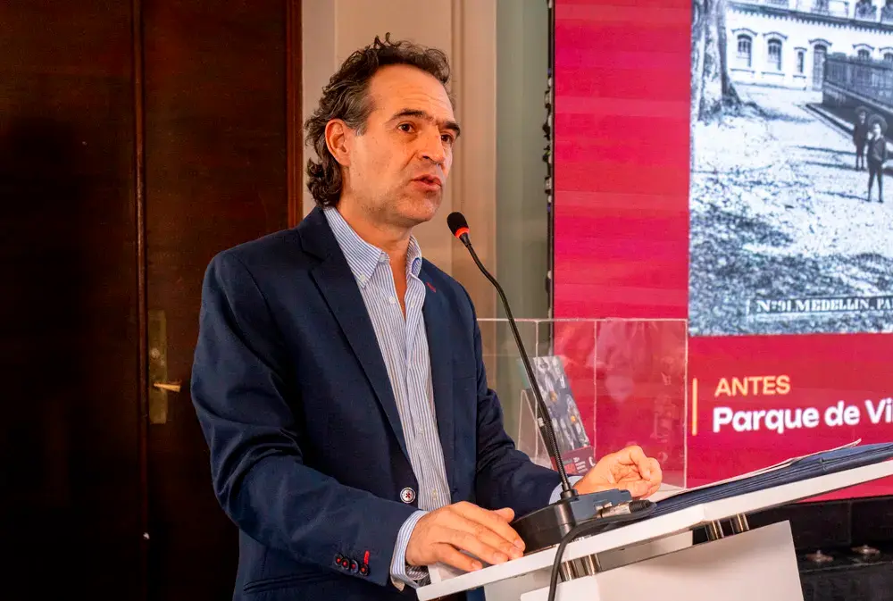 Federico Gutiérrez, alcalde de Medellín, apertura el evento del lanzamiento del libro Medellín, 350 años, desarrollo editorial del periódico EL COLOMBIANO.