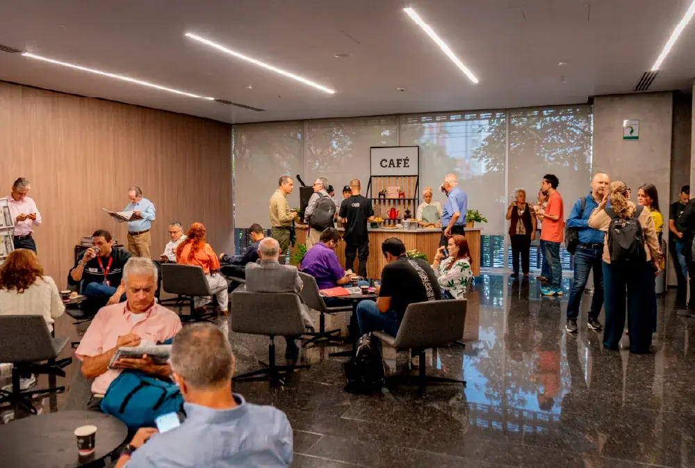 Espacios de networking y diálogo fluido marcan la llegada de los asistentes al II Foro de Ética Empresarial, ventaja y competitividad, un escenario propicio para debatir sobre la transparencia y la gobernanza corporativa en la región.