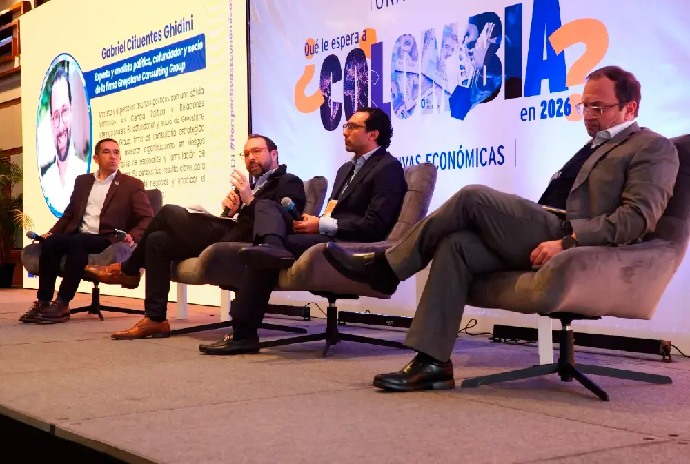 Panel: Temperatura del crecimiento económico 2026. Invitados: Munir Jalil, Chief economist de BTG Pactual para la región Andina; Gabriel Cifuentes Ghidini, cofundador y socio de la firma Greystone Consulting Group; Carlos Franco, director de investigaciones económicas de la comisionista Progresión.