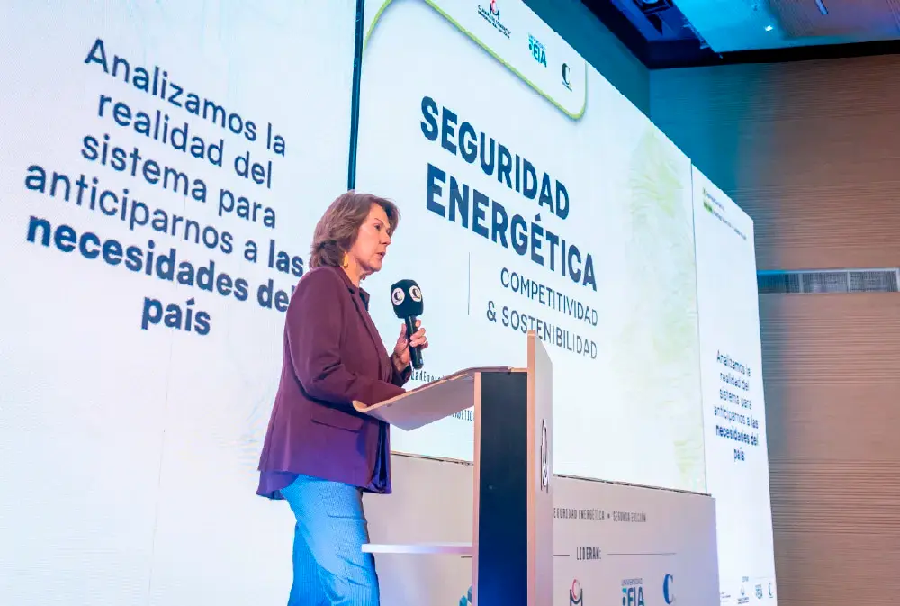 Saludo de apertura por la Dra. Piedad Helena Hernández, presidenta de la Junta Directiva de la Cámara de Comercio de Medellín para Antioquia.