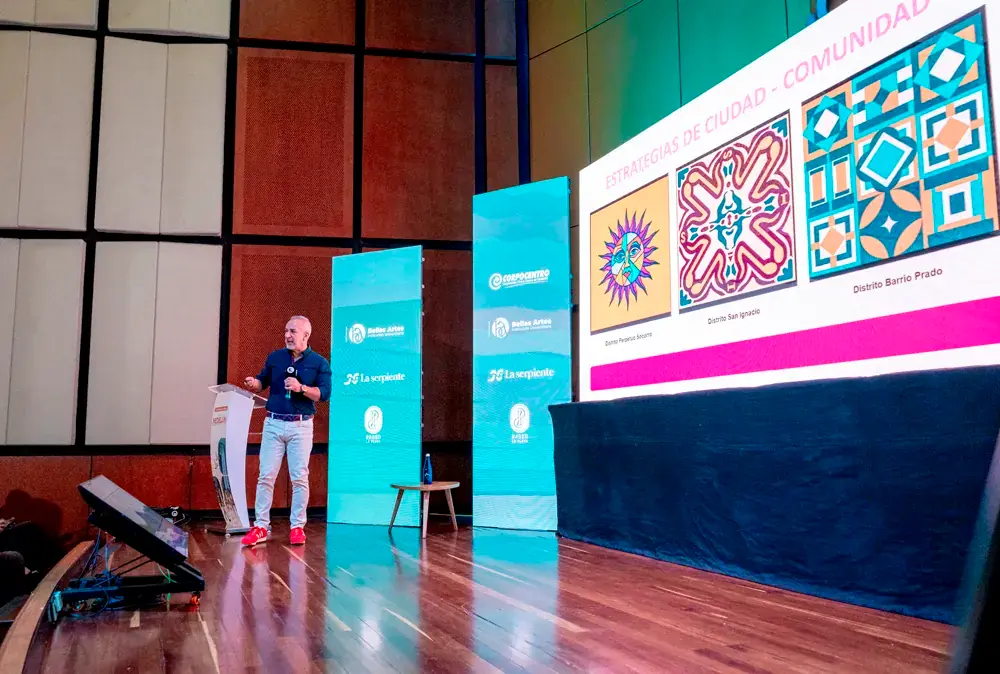 Jorge García Duque, gerente de Proyectos Especiales de Armada Gastroproyectos, expone las estrategias de ciudad y comunidad para los Distritos de Prado y San Ignacio, resaltando cómo el arte y la cultura son motores de transformación y cohesión social.