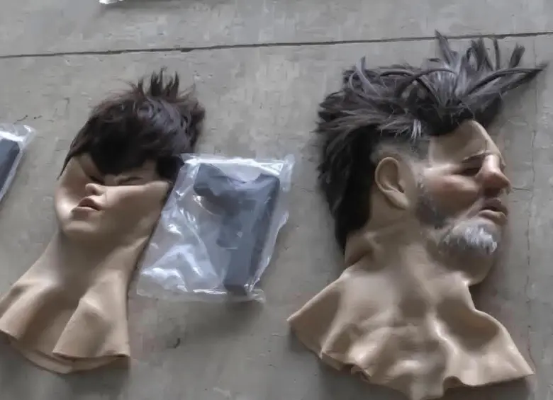 Aquí se aprecian los detalles de las máscaras decomisadas a Sebastián Marset. FOTO: CORTESÍA POLICÍA DE BOLIVIA.