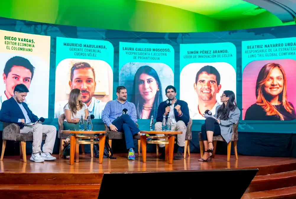 Panel 4: empresas colombianas que conquistan mercados. Diego Vargar, Beatriz Navarro, Mauricio Marulanda, Simón Pérez y Laura Gallego.