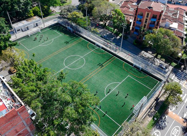 Recuperación cancha barrio Viviendas del Sur. Foto: Cortesía