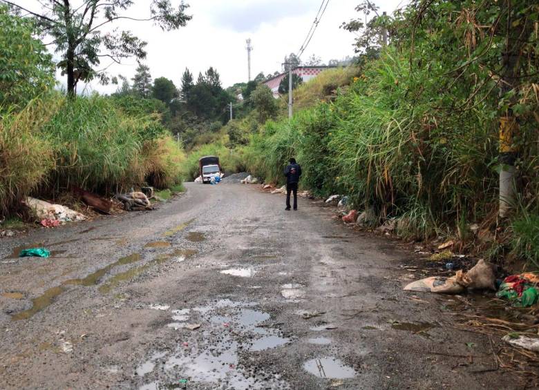En este punto del barrio Santa Rita, de Bello, dejaron el cuerpo sin vida de Miguel Enrique Pérez Moreno, de 33 años. FOTO LAURA ROSA JIMÉNEZ VALENCIA