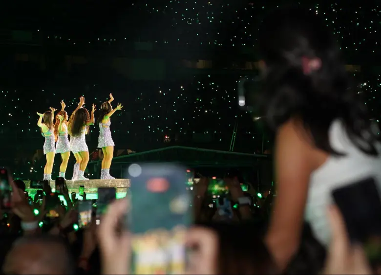 Miles de caleños y visitantes de distintas ciudades y países llenaron el estadio para vivir la primera noche de “Las Mujeres Ya No Lloran World Tour”. FOTO: ALCALDE DE CALI ALEJANDRO EDER