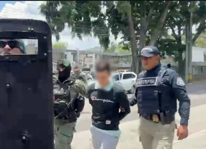 El capturado haría parte de una organización relacionada con el Tren de Aragua, y quien tenía circular roja de la Interpol. Foto: Cortesía