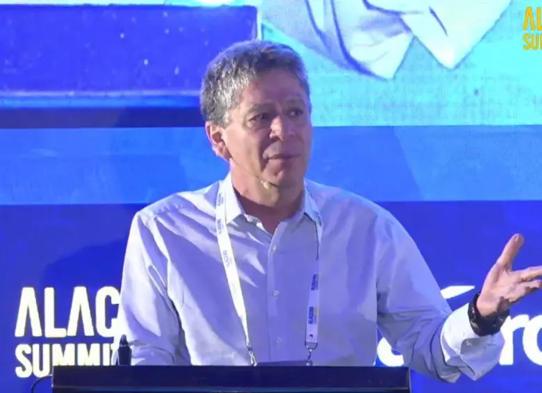 El presidente de la Andi, Bruce Mac Máster, llamó a reconstruir una política industrial y a fortalecer la integración regional.